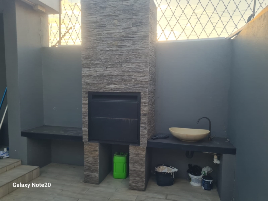 4 Bedroom Property for Sale in Zinniaville North West